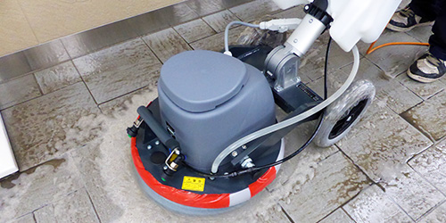 高速振動ポリッシャー洗浄風景3