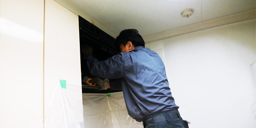 室内レンジフード清掃作業風景2