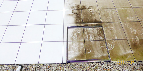 石材コケ除去清掃作業風景3