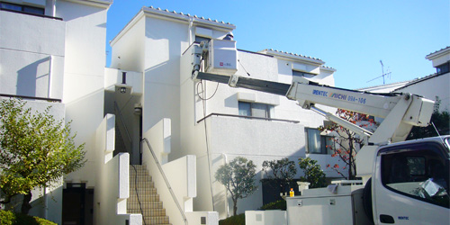 高所外壁清掃作業風景1