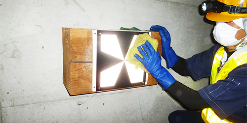 地下鉄運転標識清掃風景4