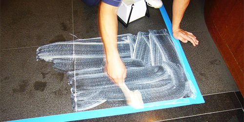 シミ抜き作業風景2