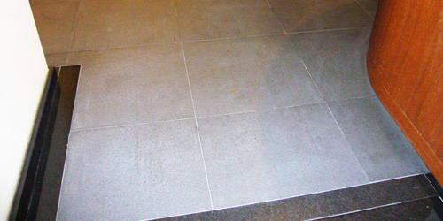 シミ抜き作業風景4